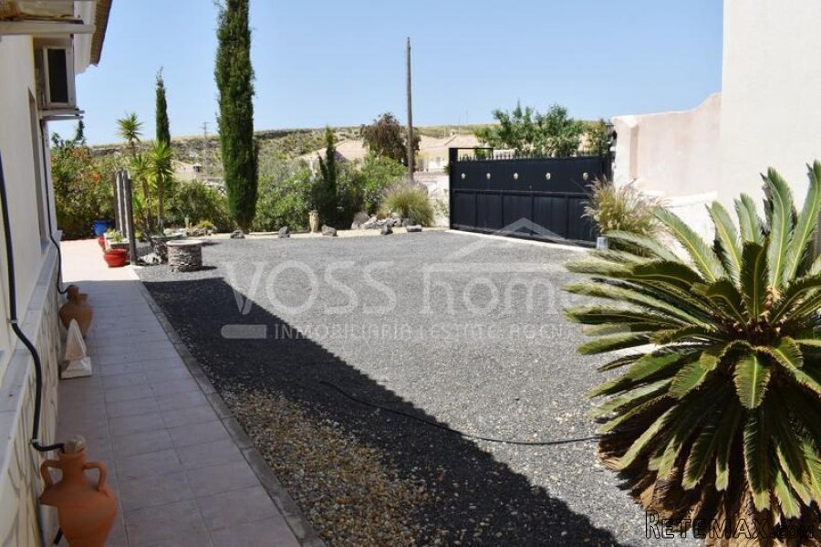 NEW & EXCLUSIVE TO VOSS HOMES - An impressive 3 bed, 2 bath.. - 8