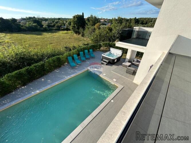 Istra, Vodnjan, Galižana- vila s pogledom 190 m2 , bazen
