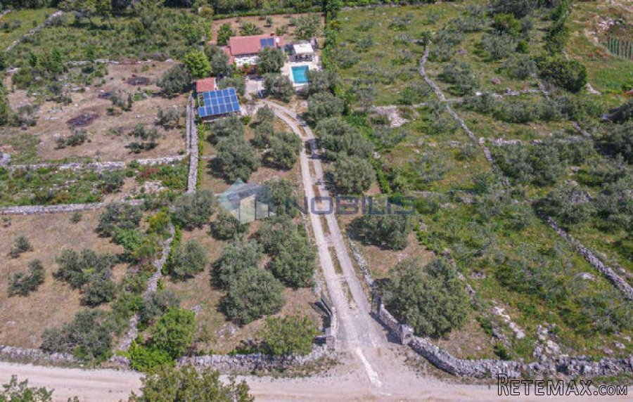 Vodice, kuća u masliniku, 3300 m2 okućnice - 11