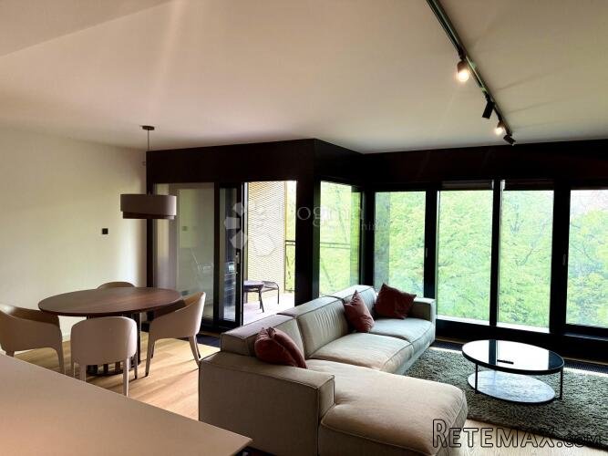 ZAGREB, CENTAR, LUKSUZAN STAN 97 M2 S PRIVATNIM LIFTOM