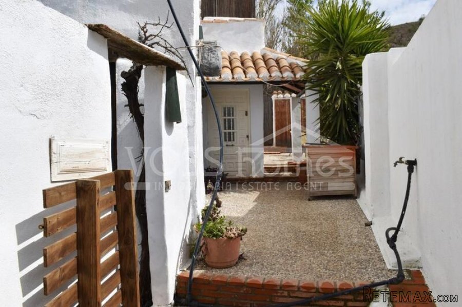 NEW & EXCLUSIVE LISTING TO VOSS HOMES - TWO ADJOINING.. - 12
