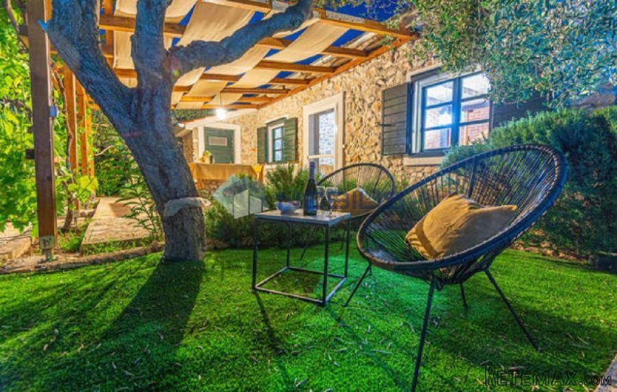 Vodice, kuća u masliniku, 3300 m2 okućnice - 12
