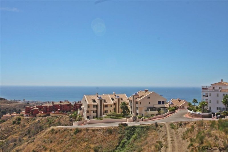 2 Bedroom Middle Floor Apartment - 2