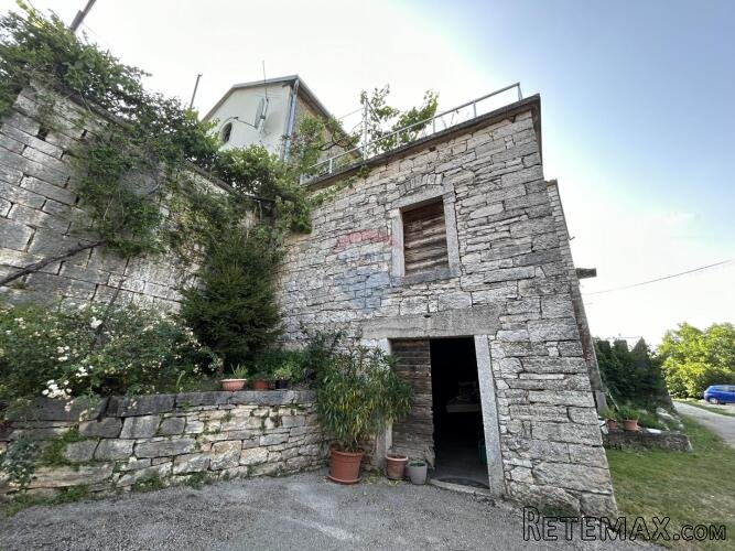 Pazin, okolica, lijepa kamena kuća sa predivnim pogledom na