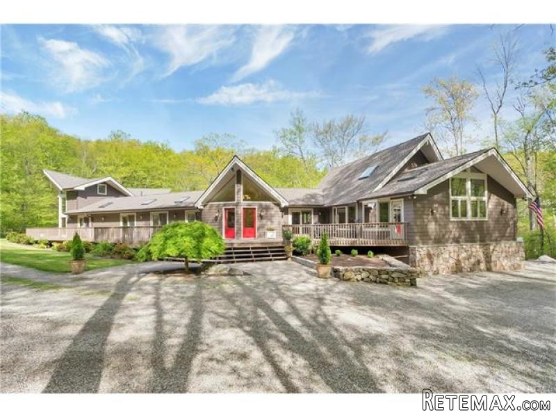 5 bedroom House For Sale: 24 SAMUELSON.. - 2