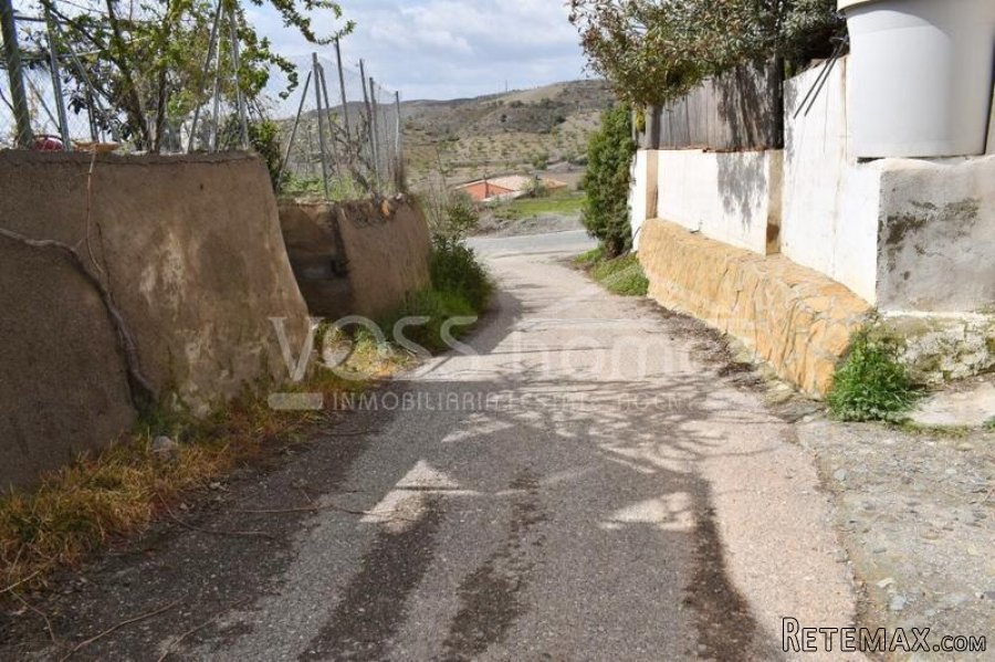 NEW & EXCLUSIVE LISTING TO VOSS HOMES - TWO ADJOINING.. - 14