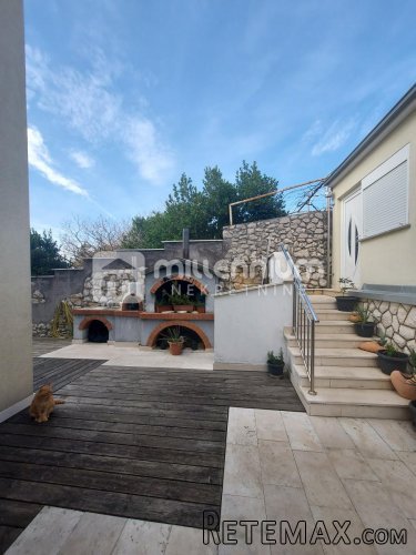 Novi Vinodolski, samostojeća kuća s 4 app, 50m od mora - 4