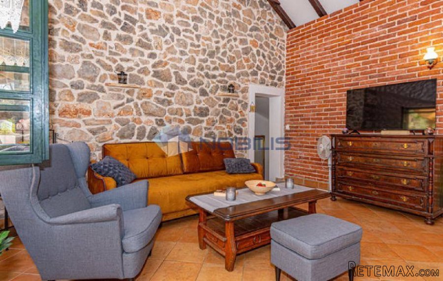 Vodice, kuća u masliniku, 3300 m2 okućnice - 14