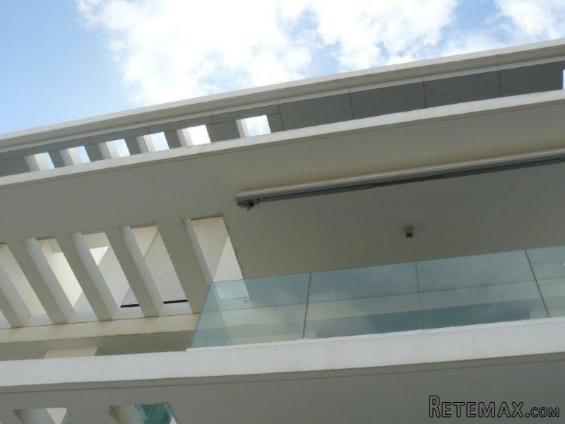 Modern three bedroom duplex apartment.. - 2