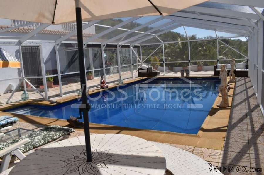 NEW & EXCLUSIVE LISTING TO VOSS HOMES - A truly stunning.. - 5