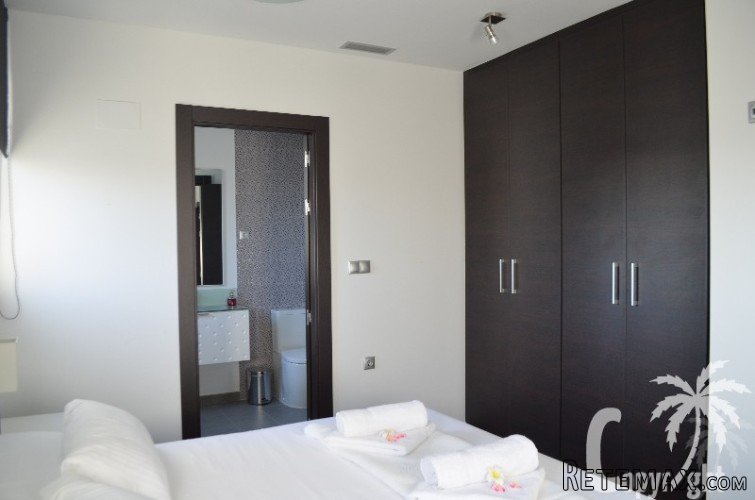This modern apartment is located on the 2nd floor in the.. - 5