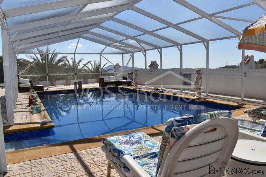 NEW & EXCLUSIVE LISTING TO VOSS HOMES - A truly stunning.. - 6