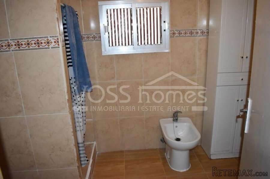A spacious, 1 storey, 2 bedroom, 1 bath renovated village.. - 18