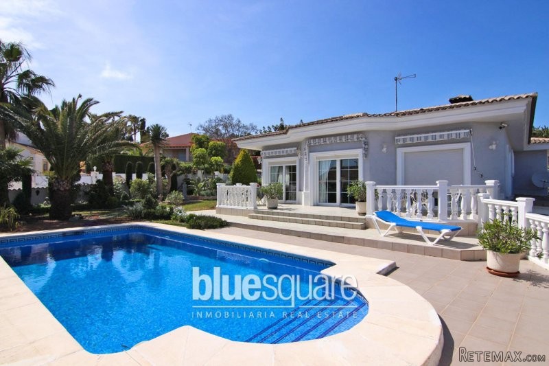 Large 4-bedroom villa in Calpe