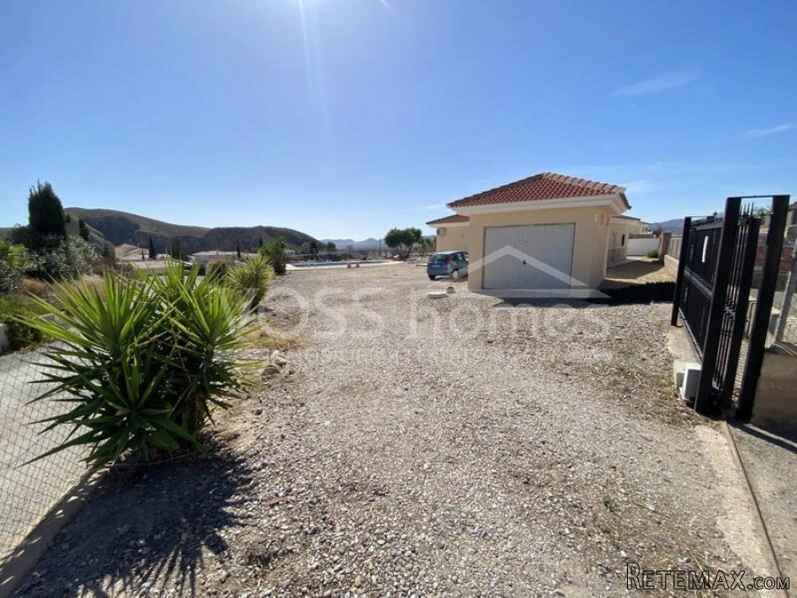 NEW & EXCLUSIVE LISTING TO VOSS HOMES - A larger than.. - 18