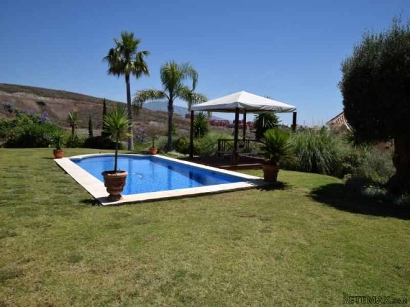 6 Bedroom Villa For Sale Situated In.. - 2