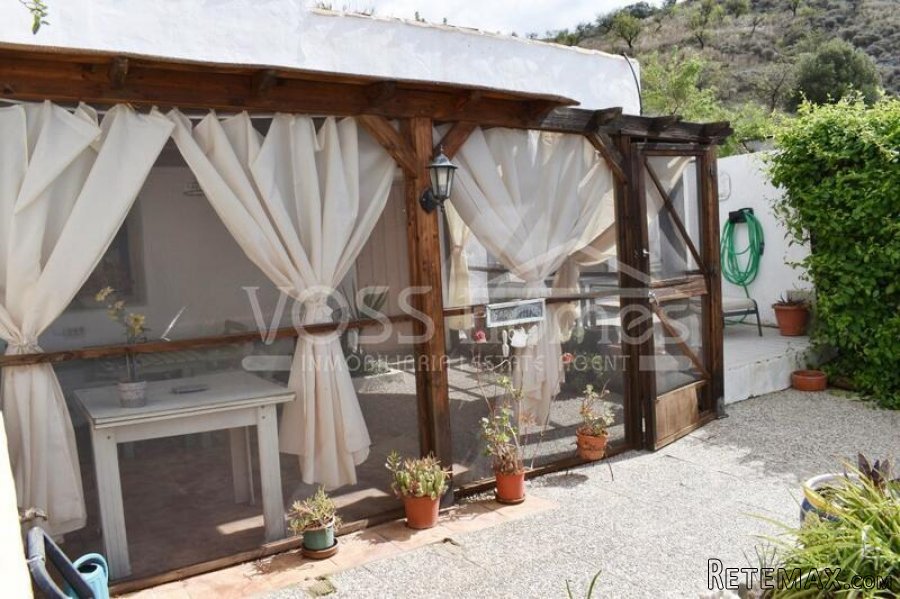 NEW & EXCLUSIVE LISTING TO VOSS HOMES - TWO ADJOINING.. - 19