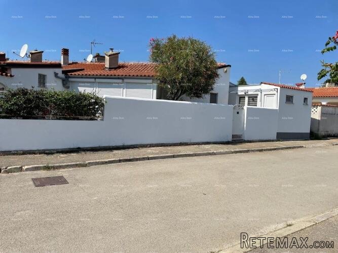 Na prodaju apartman u prizemlju – Barbariga, 80 m², 500 m od..