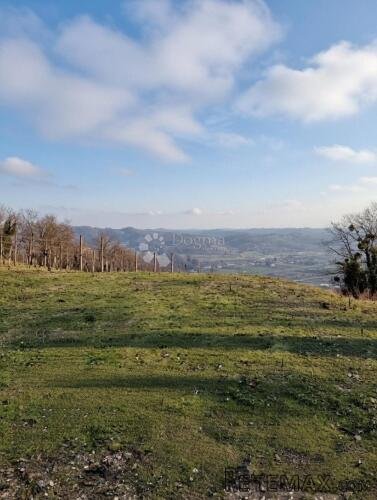 Poljoprivredno zemljište s pogledom na Sveti križ Začretje - 2