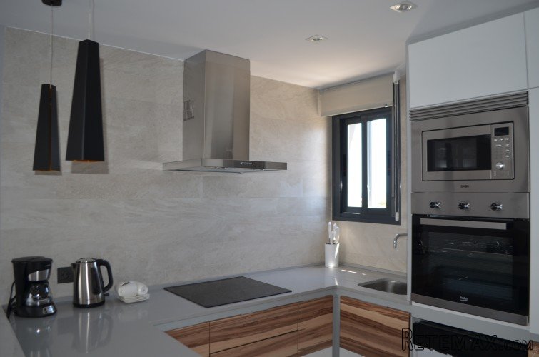 Are you a true lover of the sun? Then this beautiful modern.. - 4