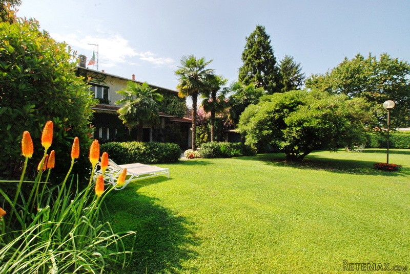 In A Sunny Position Villa In Lesa
