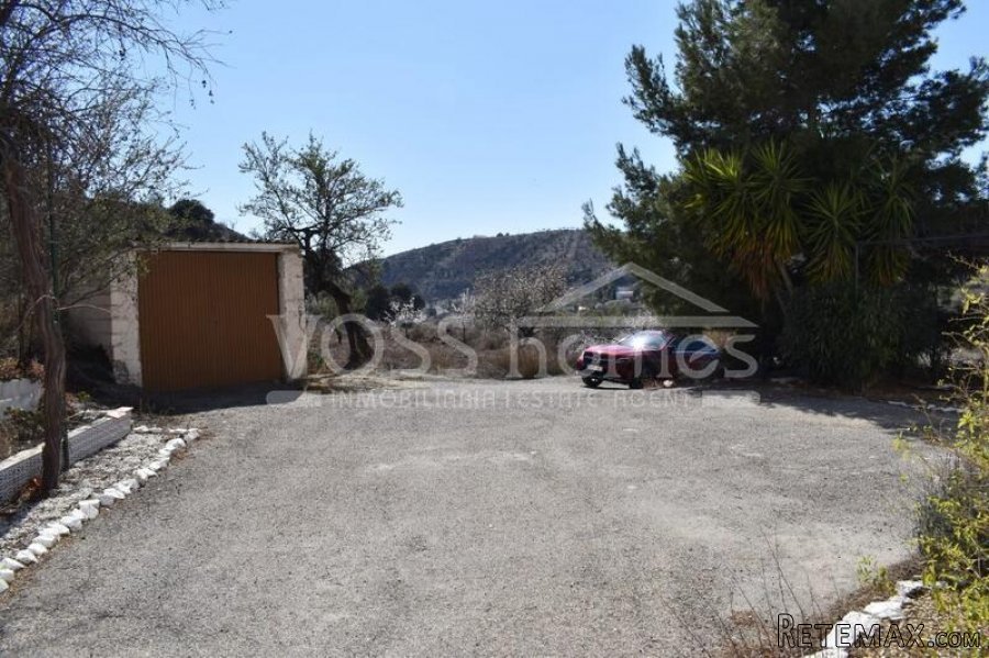 NEW & EXCLUSIVE LISTING TO VOSS HOMES - A impressive 2.. - 5