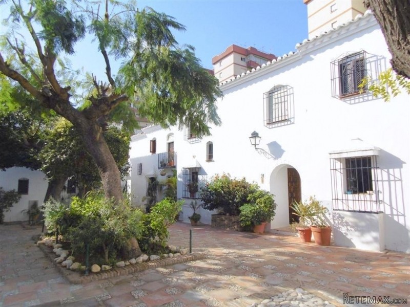 TOWNHOUSE FOR SALE IN FUENGIROLA