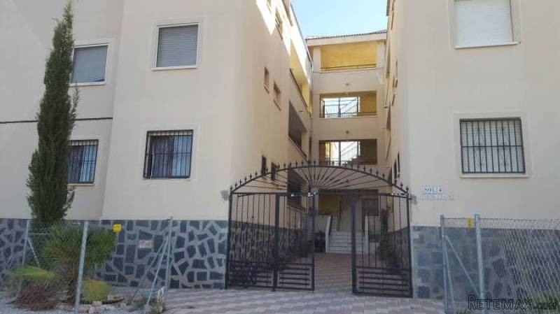 3 Bedroom 1 Bathroom Apartment In.. - 2