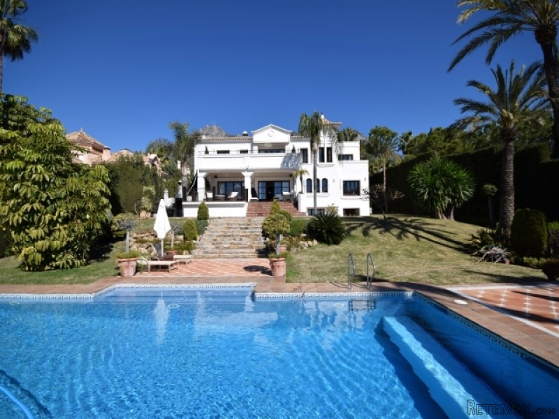 9 Bedroom Villa For Sale Situated In..