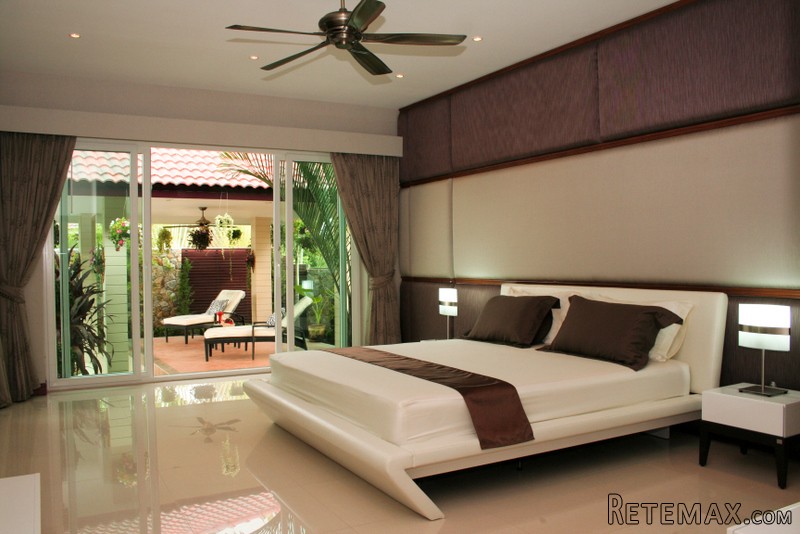 Lavish 4 bedroom pool villa at Phoenix..