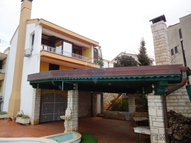 Stambeno poslovna apartmanska kuća 500 m od mora - 2