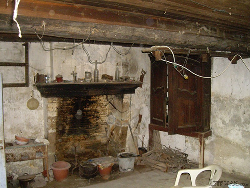 Old Stone House To Renovate On 980m2 - 2