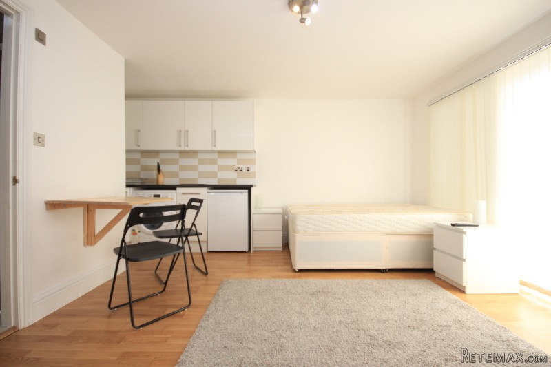 Self Contained STUDIO Flat in Canada.. - 2
