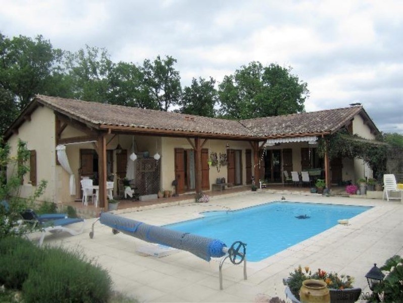 Villa In A Highly Sought After Area