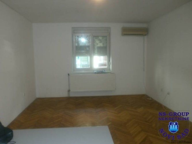 Prodajem Stan-Apartman,Grbavica