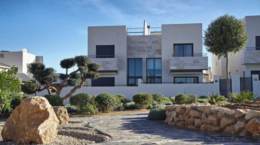 Villa Seion is a three bedroom property in the beautiful..