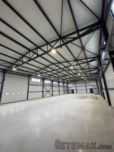 Hala poslovni prostor 650m2+470m2 - 4