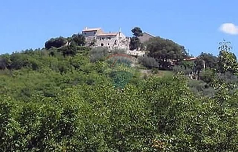 Kaštel (ruševno) - JEDINSTVEN POGLED