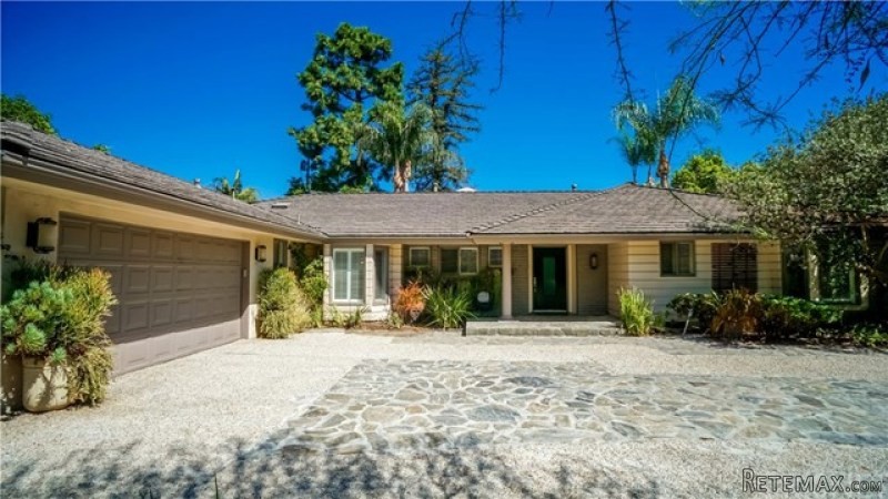 8934 Balcom Avenue | Northridge..