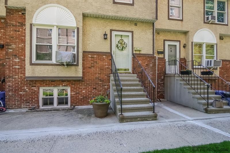 2 bedroom House For Sale: 159 Centre.. - 2