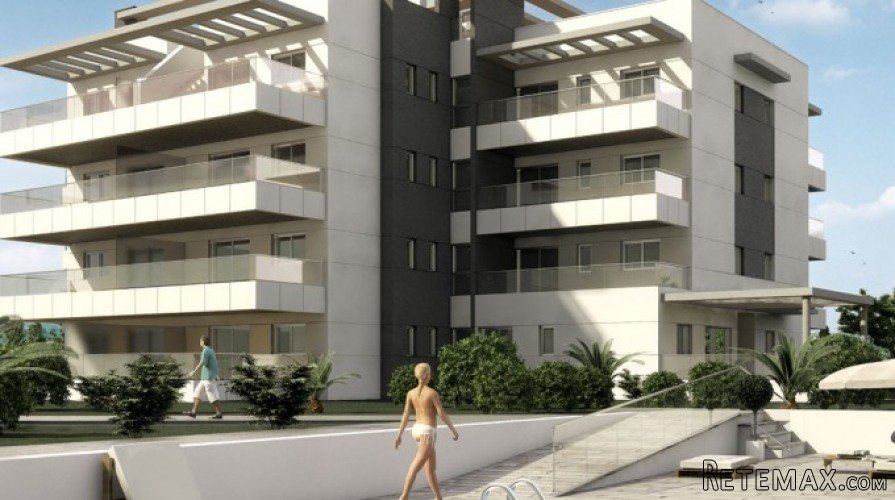 South west facing second floor apartment with 2 bedrooms..