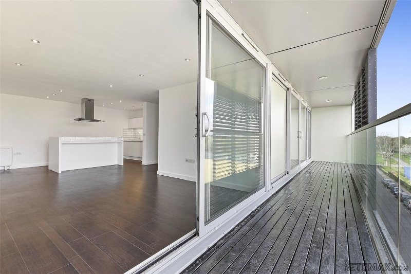 2 Bedroom Purpose Built, Leasehold