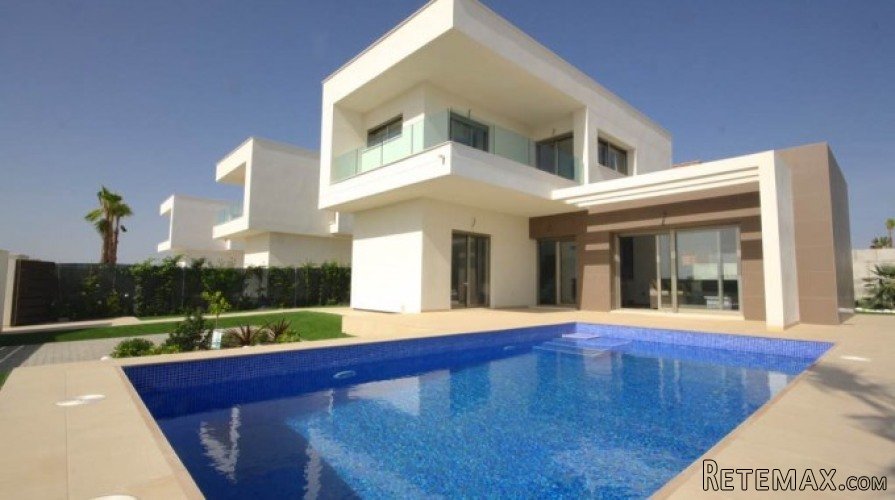 Exclusive detached villa ,three beds, three baths in the..