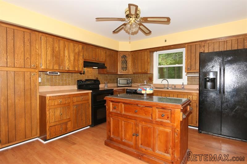 3 bedroom House For Sale: 1625 Summit.. - 2