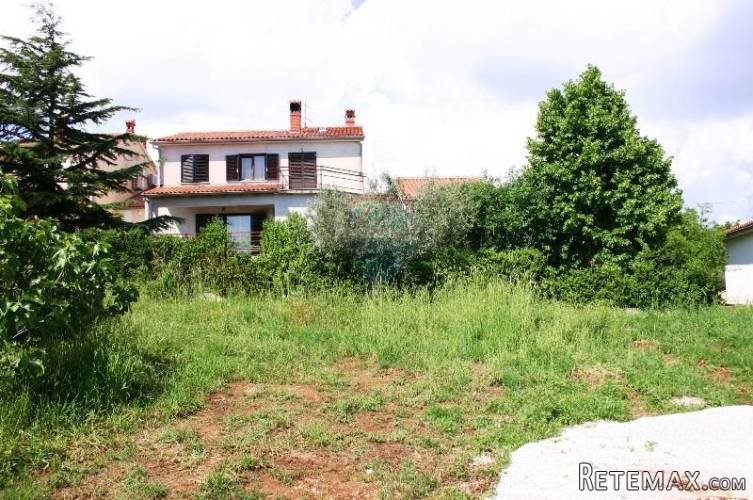Istra-kuća za višečlanu obitelj sa mogućnošću bavljenja...