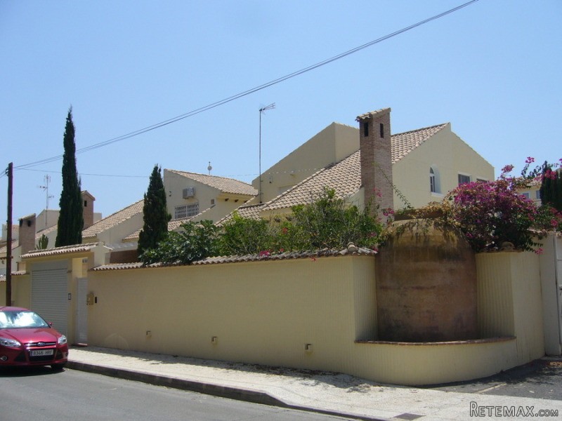 3 Bedrooms - Villa - Alicante - For Sale