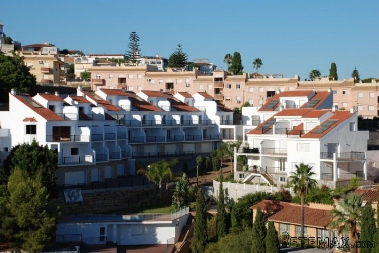 Exclusive residential building in an enclosed and peaceful..