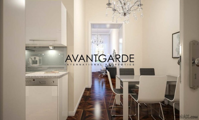 Luxurious apartment in grand..