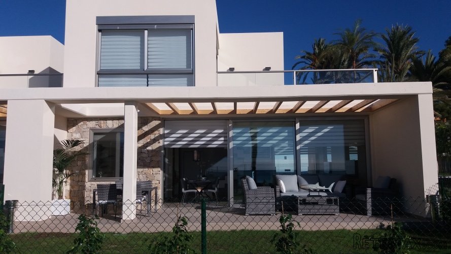The brand new Residencial La Vila Paradís apartments..