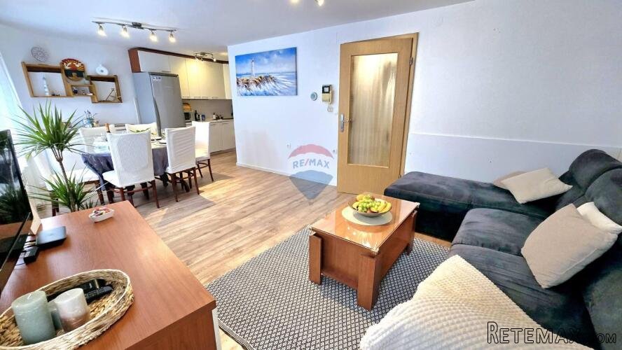 Crikvenica, Selce - kuća s dva stana 350m od mora - 2